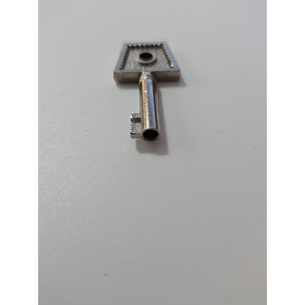 Vintage Skeleton Key - Picture 3 of 3